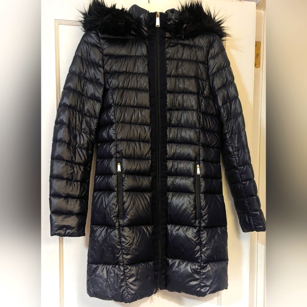 DKNY Women's 90% Down Navy Blue Packable Faux Fur Coat With A Hood. Size XS/S